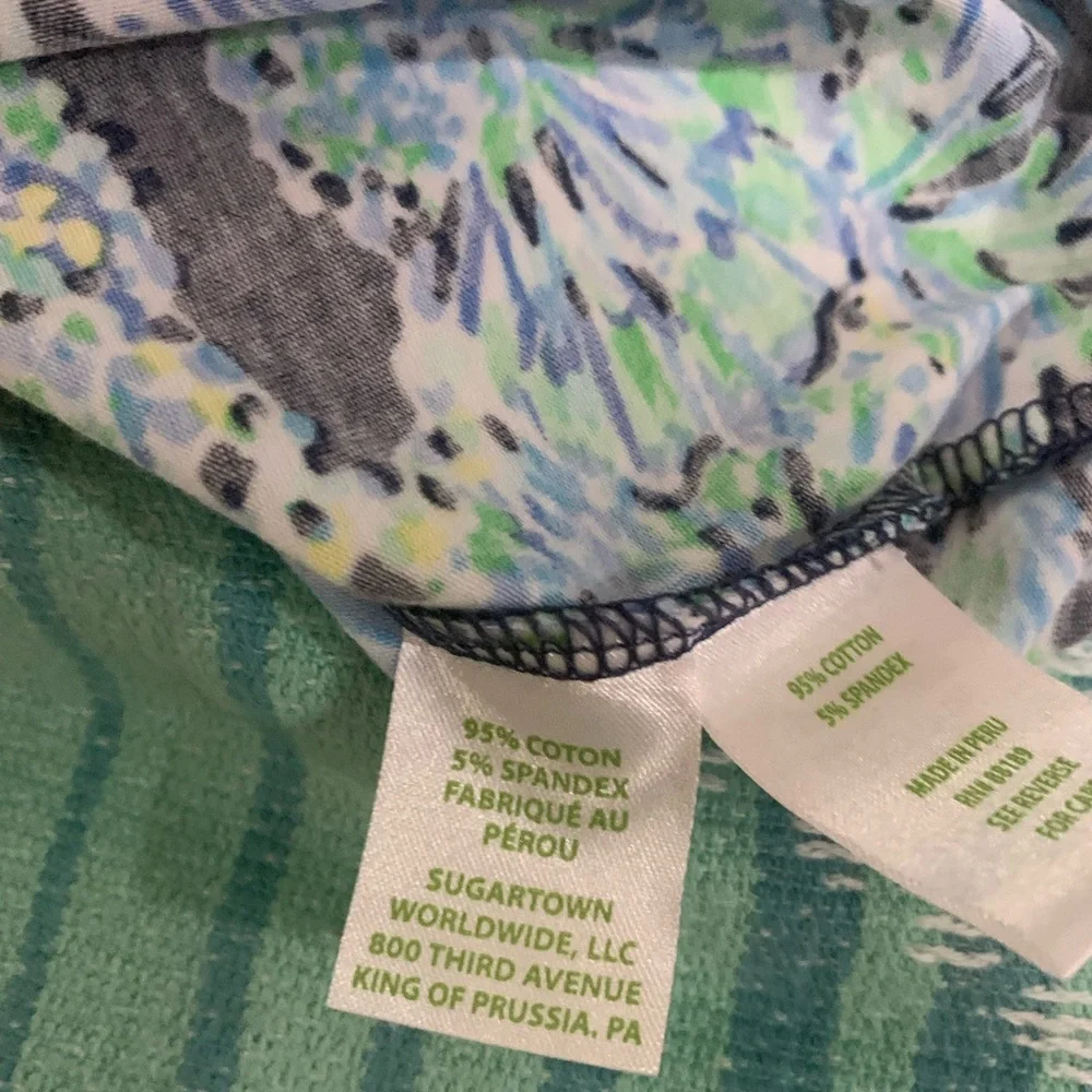 Lilly Pulitzer Print Crew Tee with lettuce edge hem - Picture 4 of 6